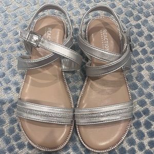 Kenneth Cole Reaction Girls Sz 2 Brianne Sandals